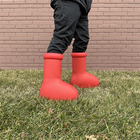 fake big red shoes|are red boots real.